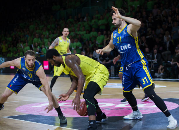 此次比赛更 此次比赛更