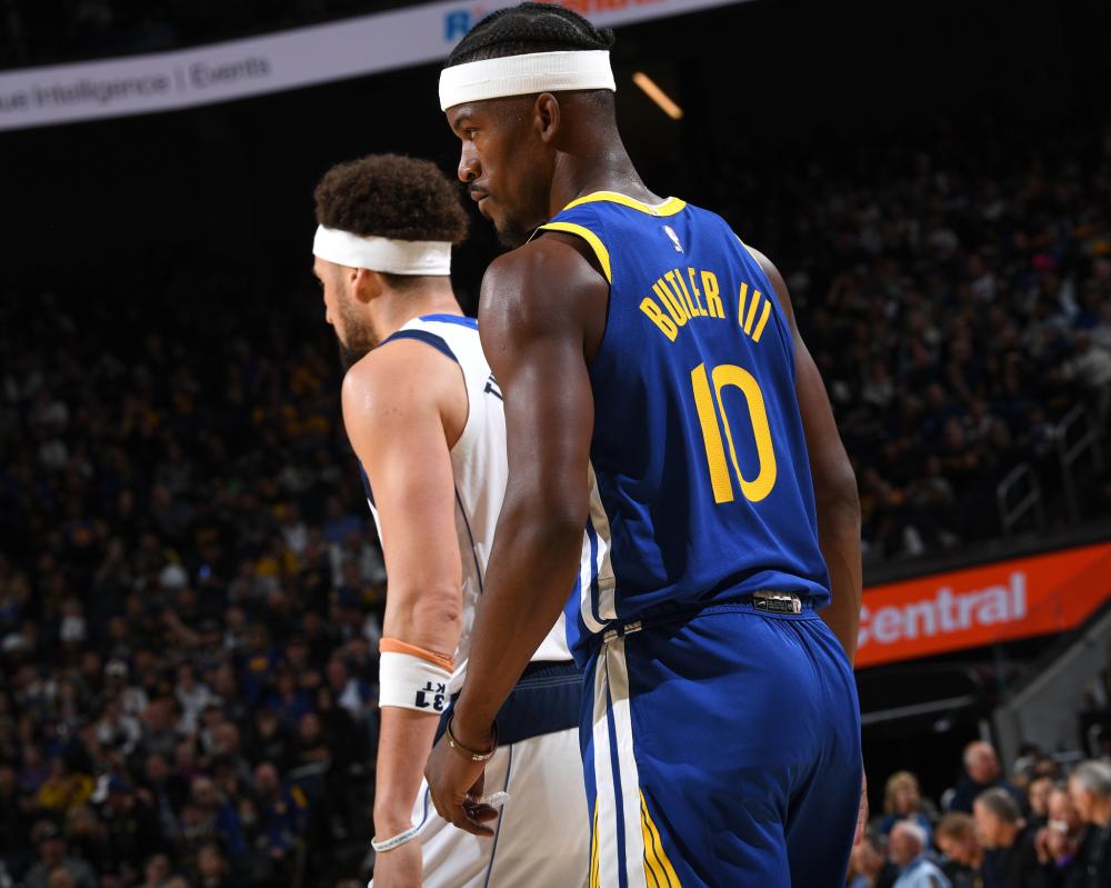 交媒体上引 交媒体上引