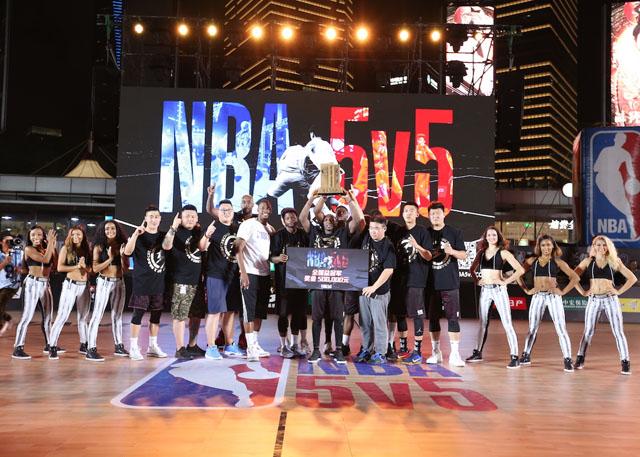 按照惯例 按照惯例